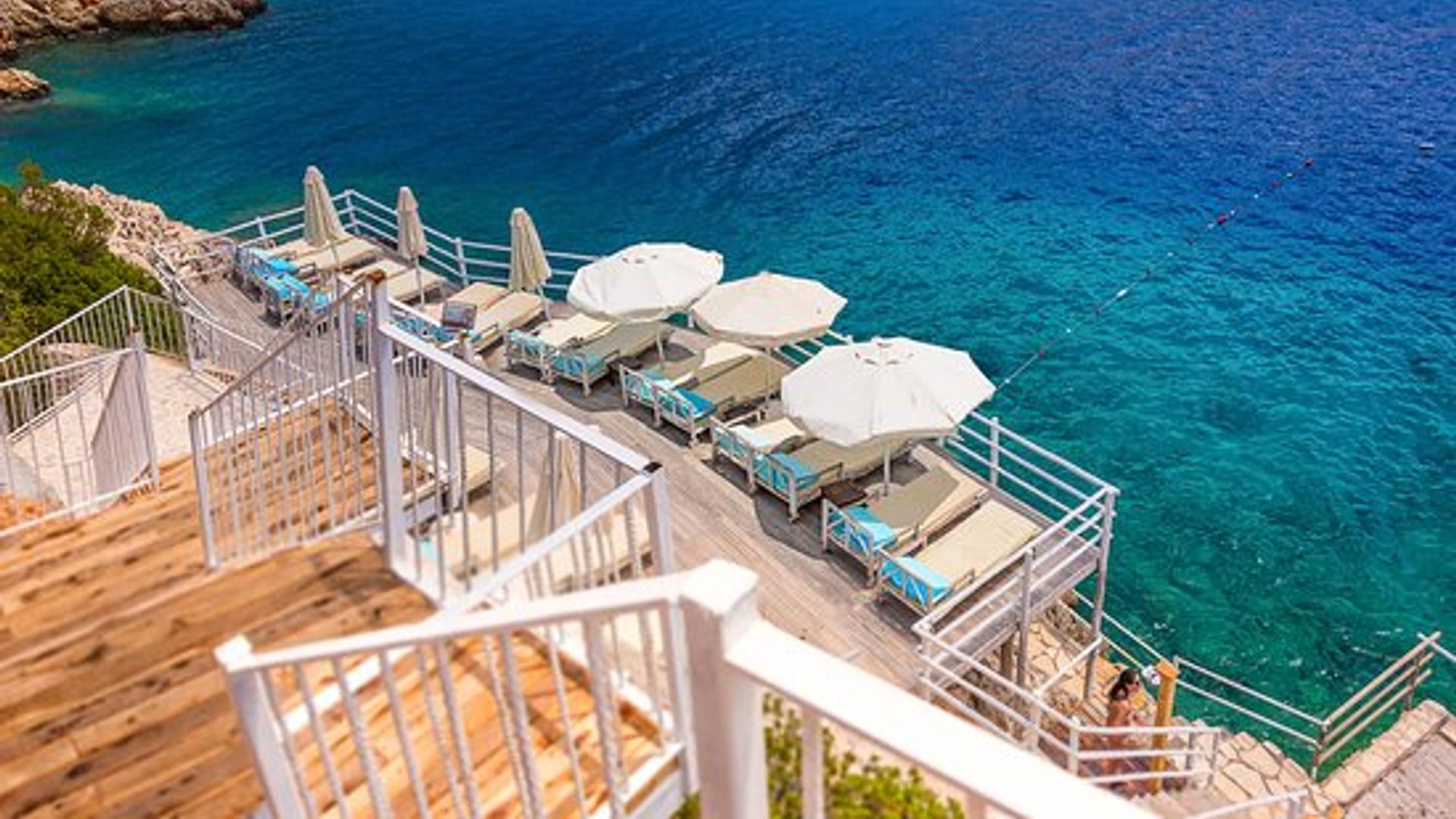 Yali Beach Club