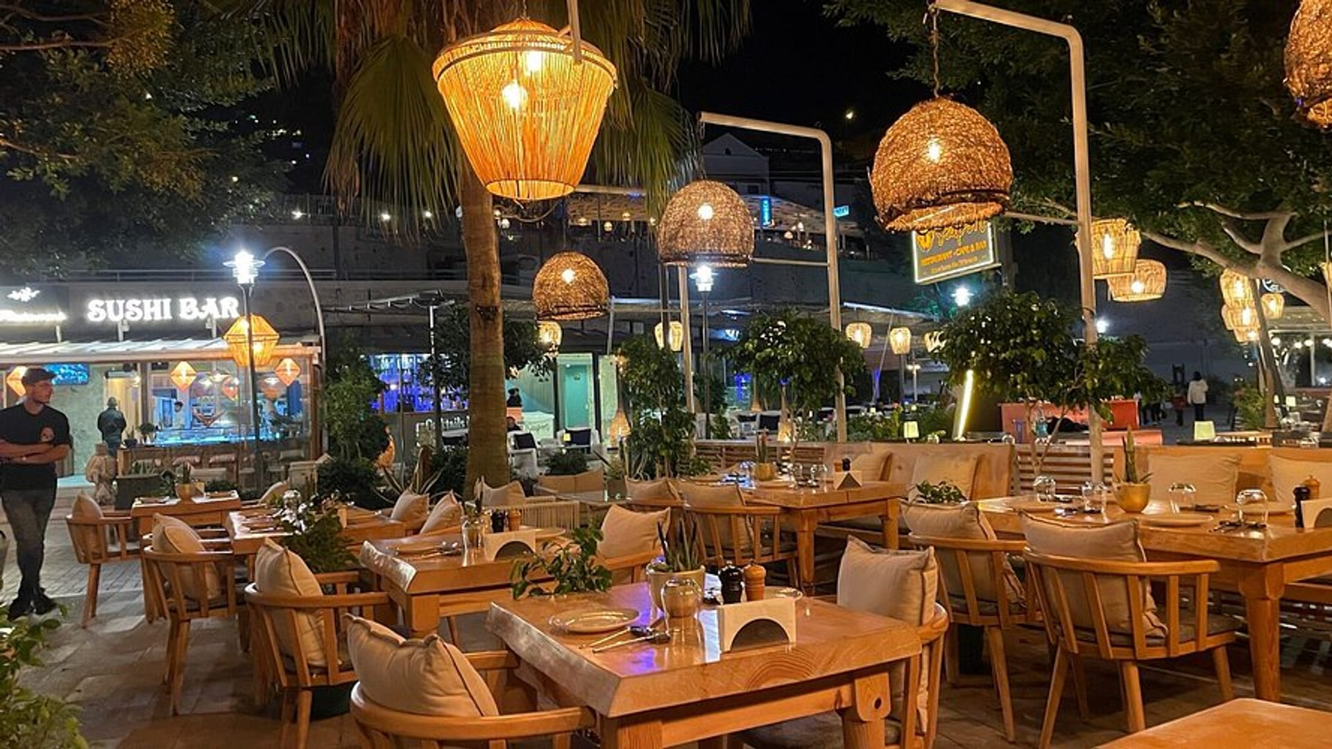 Aure — Alacarte & Sushi
