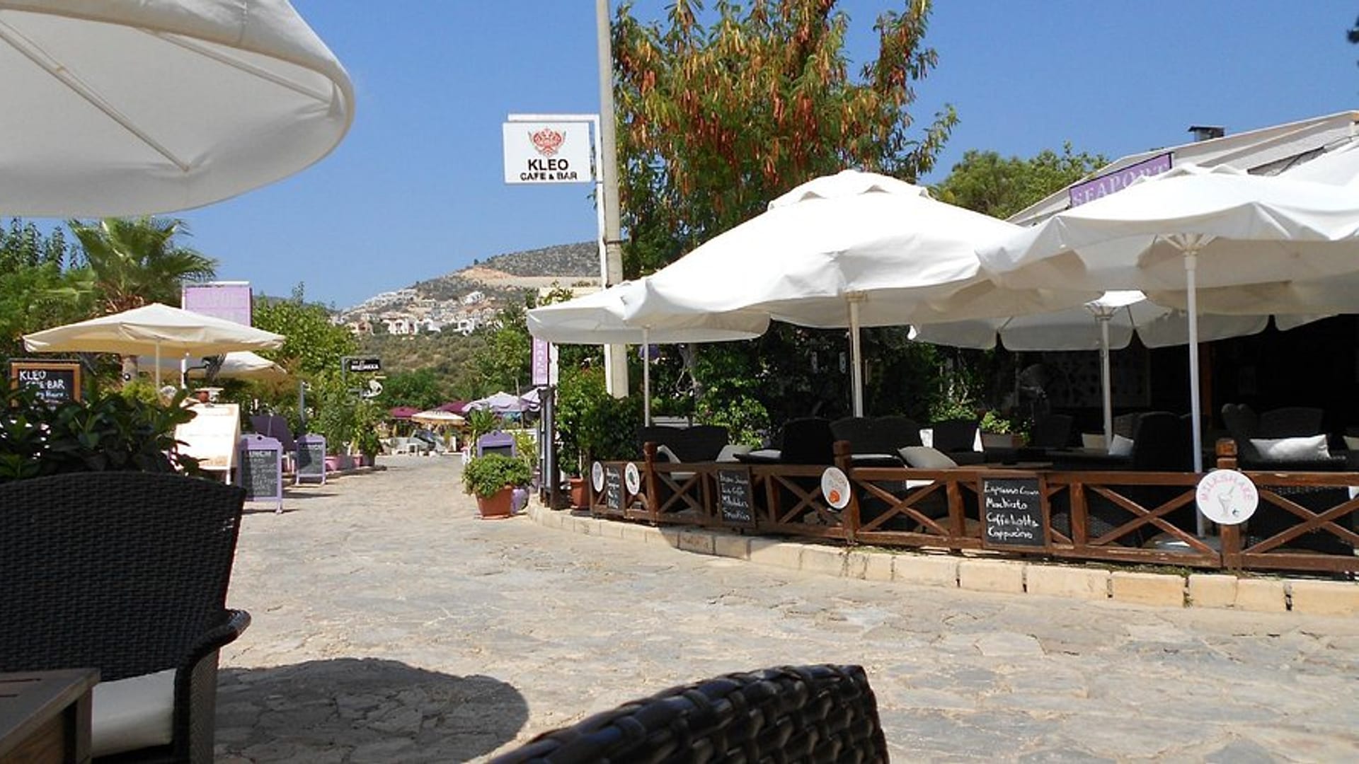 Kleo Cafe Bar
